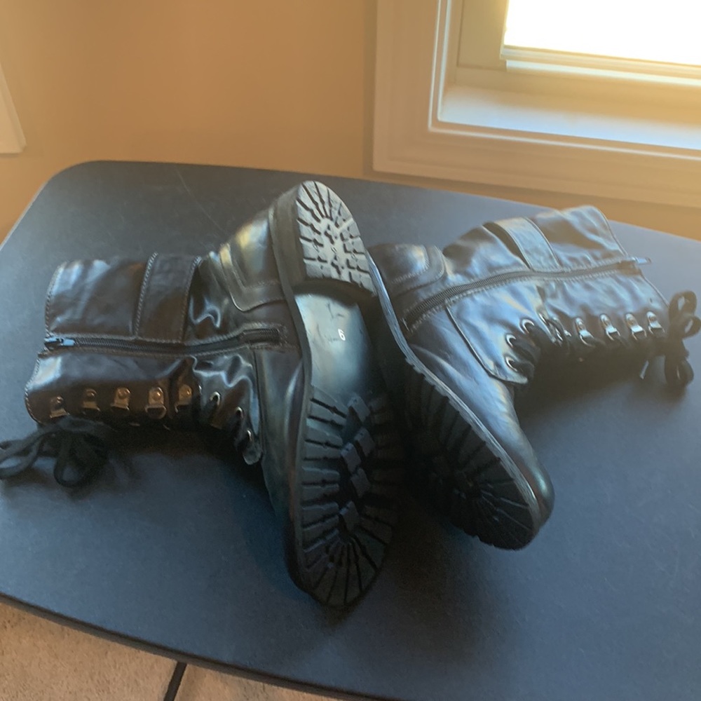 Black booties - Picture 6 of 8